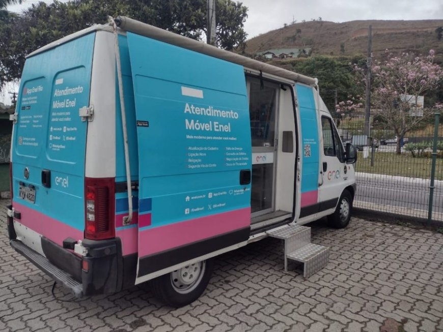 Atendimento móvel da Enel está na Prefeitura de Cajamar com diversos serviços à população