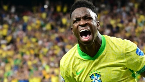 Raphinha, Vini Jr, Amanda e Marta são indicados ao Bola de Ouro