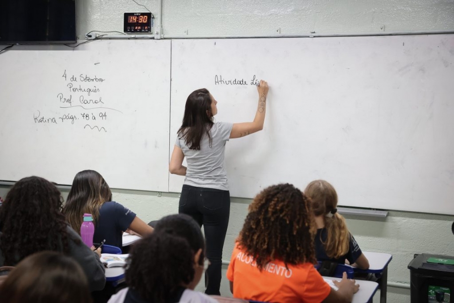 Educação de SP define para novembro posse de mais 4.000 professores aprovados