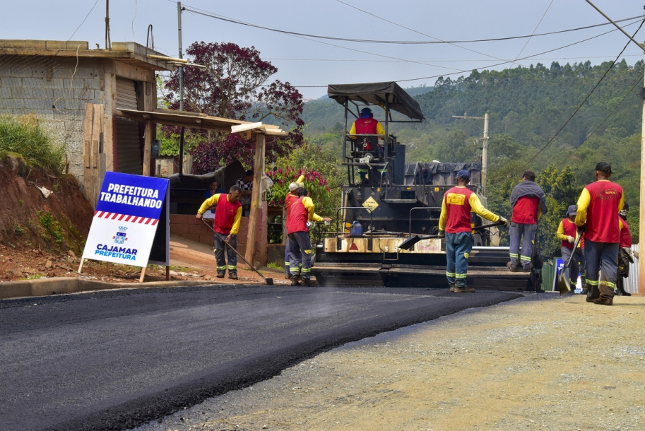 Kauan Berto entrega novas ruas asfaltadas e reforça compromisso com o avanço de Cajamar