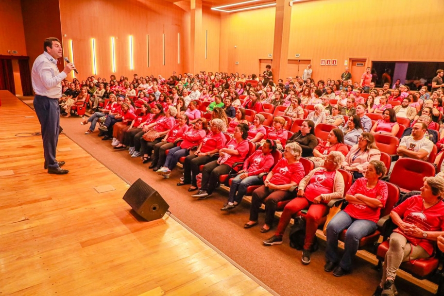 Santana de Parnaíba abre oficialmente o Outubro Rosa com homenagem à Casa Rosa