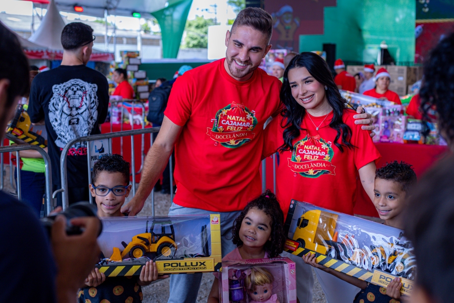 Prefeito Kauan Berto entrega mais de 12 mil brinquedos para as crianças de Cajamar