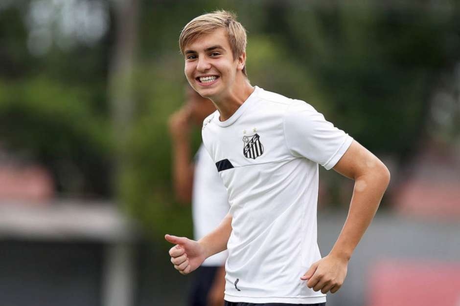 Santos recusa 4 ofertas por joia e agente cobra valorização