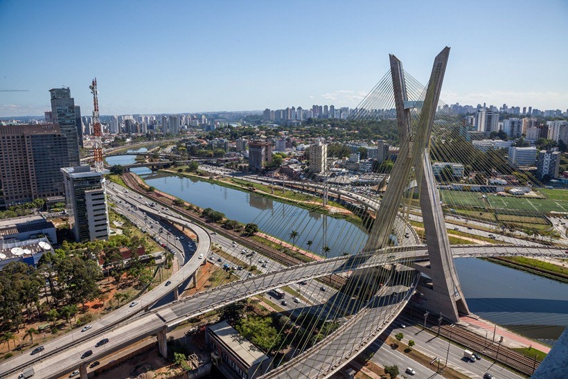 Veja o que abre e fecha nos serviços públicos nos feriados