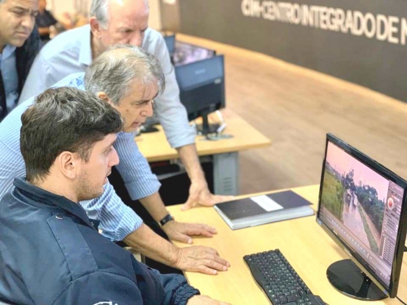 Rubens Furlan monitora ações para resolver problemas das chuvas