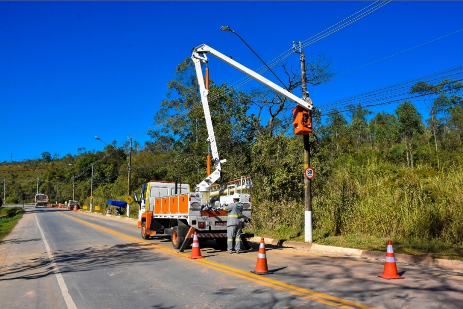 Cajamar conclui a instalação das lâmpadas de LED em duas avenidas
