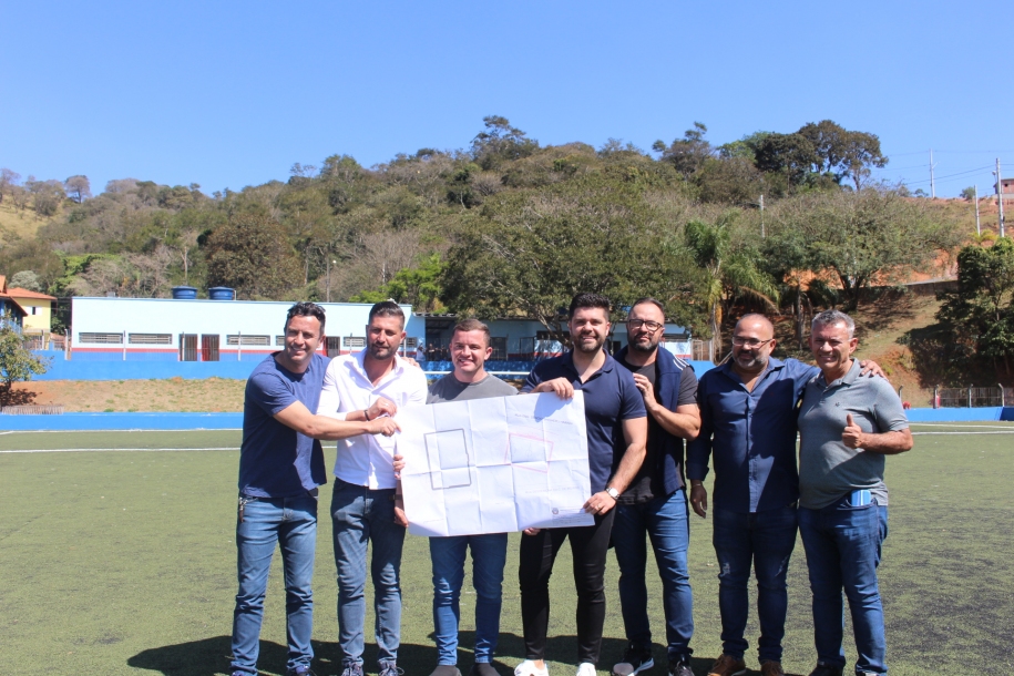 Danilo Joan inicia reforma do campo do Parque Maria Aparecida 
