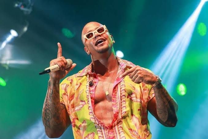 Léo Santana e Marcia Fellipe agitam o segundo dia da Festa Nordestina de Cajamar