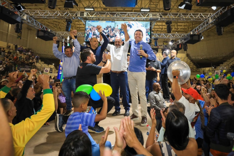 Elvis Cezar busca seu terceiro mandato como prefeito de Santana de Parnaíba 
