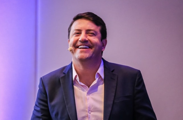 Elvis Cezar anuncia proposta de Formação Tecnológica para jovens em Santana de Parnaíba