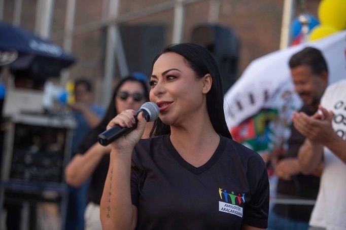 Primeira-dama Mirelle Trevisan participa da entrega da 1ª fase do Campo Araçarizão